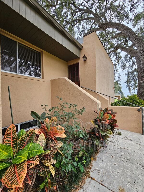 Foto del edificio - 601 Old Hwy