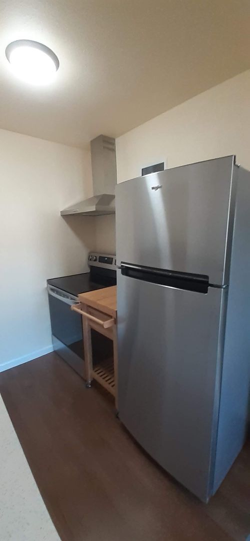 Building Photo - 2bd/1ba Seattle Home