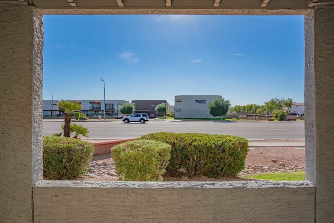 Building Photo - 8550 E McDowell Rd