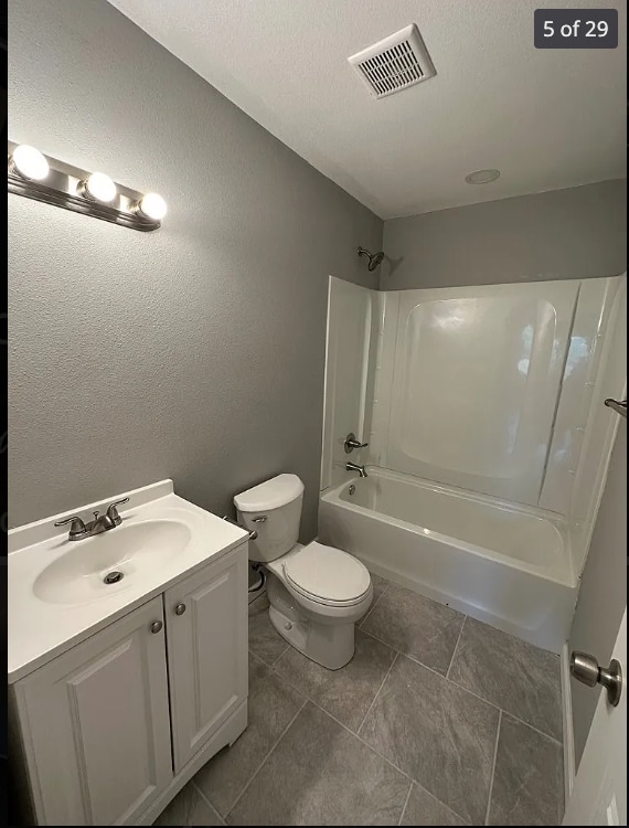 Building Photo - 1 N Van Buren St