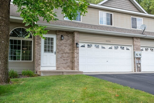Building Photo - 10783 Tamarack Cir
