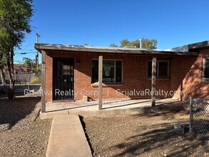 Building Photo - 4617 E Eastland St