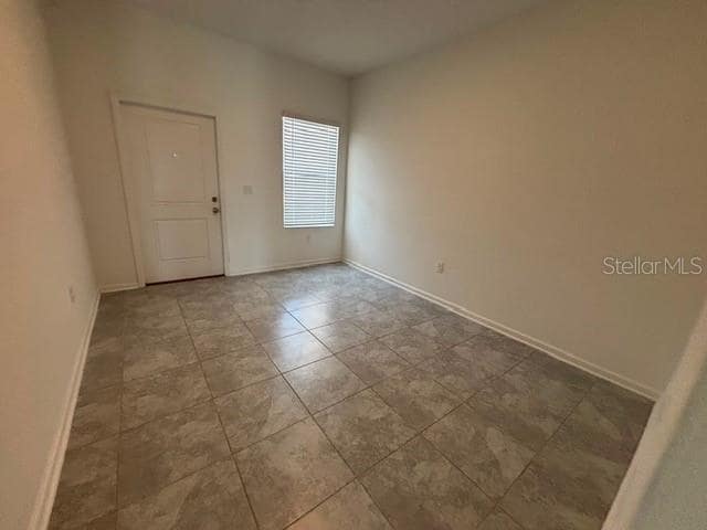 Building Photo - 2533 Skyline Lp
