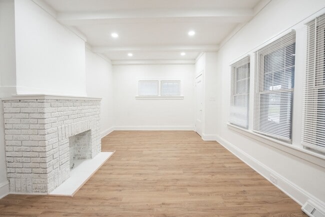 Building Photo - 1310 Webb Rd