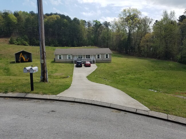 Foto del edificio - 8306 Shawn Ridge Dr