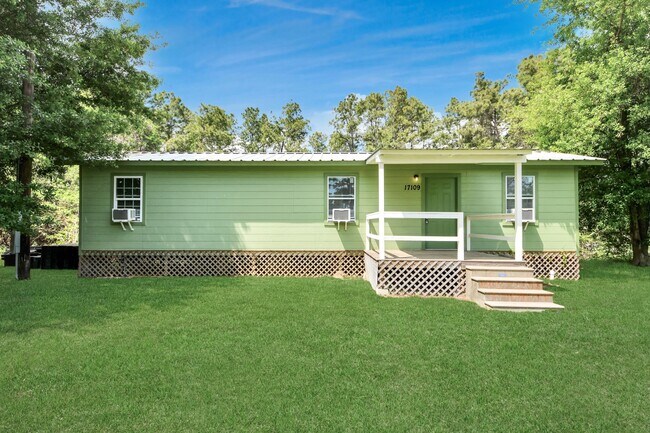 Foto del edificio - 17109 River Rd