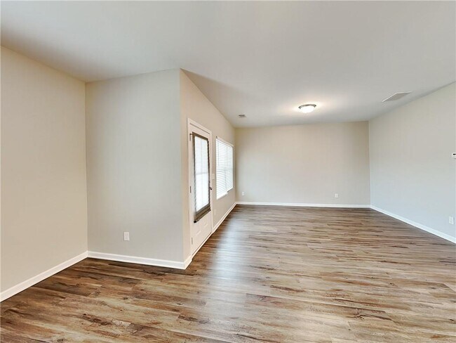 Foto del edificio - 4903 Heritage Cir