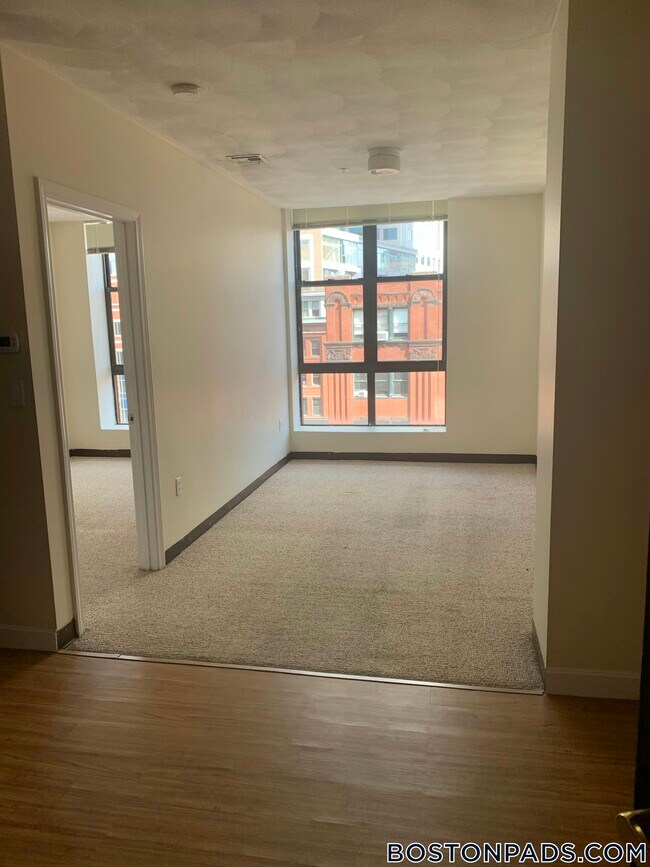 Building Photo - 81 Essex St