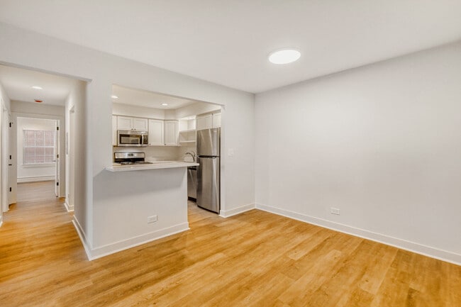 Building Photo - 785 Pershing Ave