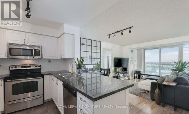 Building Photo - 4850-4850 Glen Erin Dr