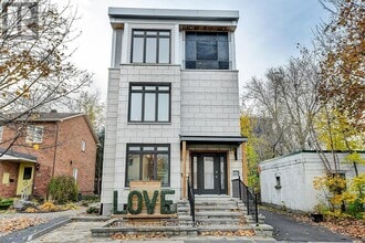 Building Photo - 10 Chestnut St