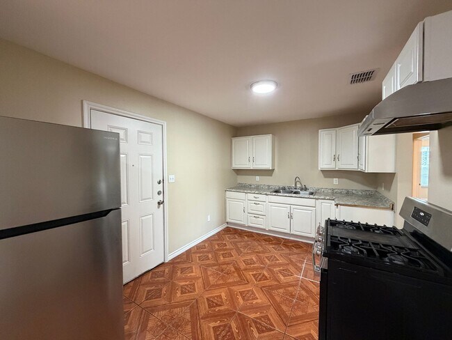 Foto del edificio - Move in Ready!