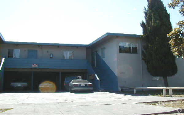 Building Photo - 1104 Hilton St