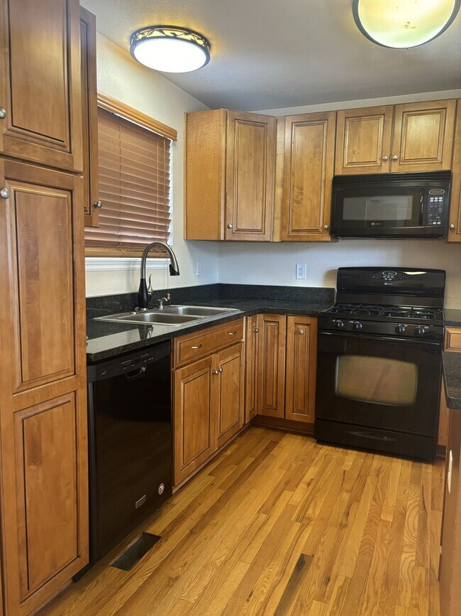 Foto del edificio - 3428 E 106th Ct