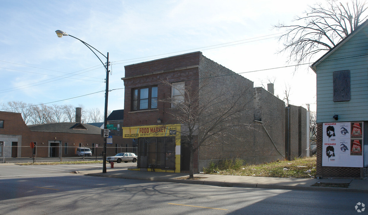 Building Photo - 1501 W 51st St