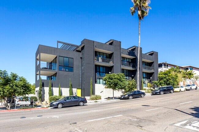 Building Photo - Leon At Laurel Townhomes