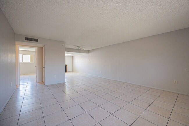 Building Photo - 3307 W HARMONT DR UNIT 3, PHOENIX AZ