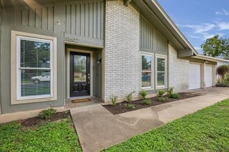 Building Photo - 11602 Fast Horse Dr