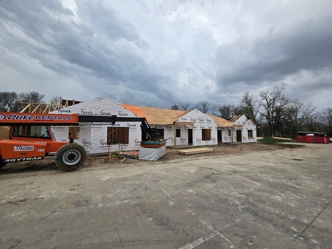 Foto del edificio - Pre-Leasing Now: Buffalo Ridge Townhomes | 2 Bed, 2 Bath, Attached Garage