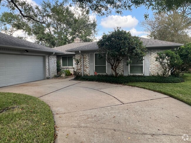 Updated home close to schools and shopping - 5122 Crystal Bay Dr