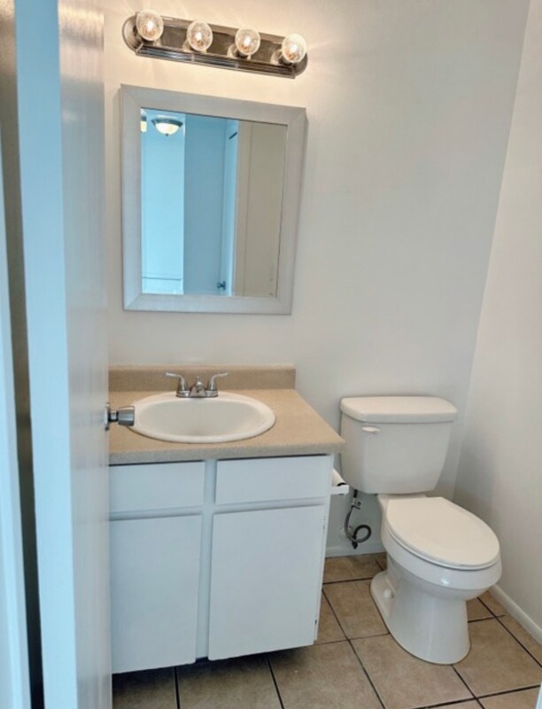 Building Photo - 4742 W Arlington Park Dr