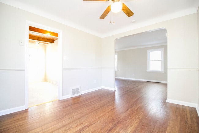 Building Photo - 4353 Lyman Ave