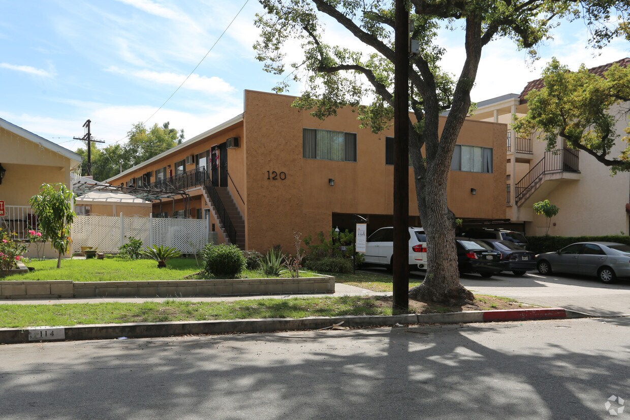 Primary Photo - 120 S Belmont St