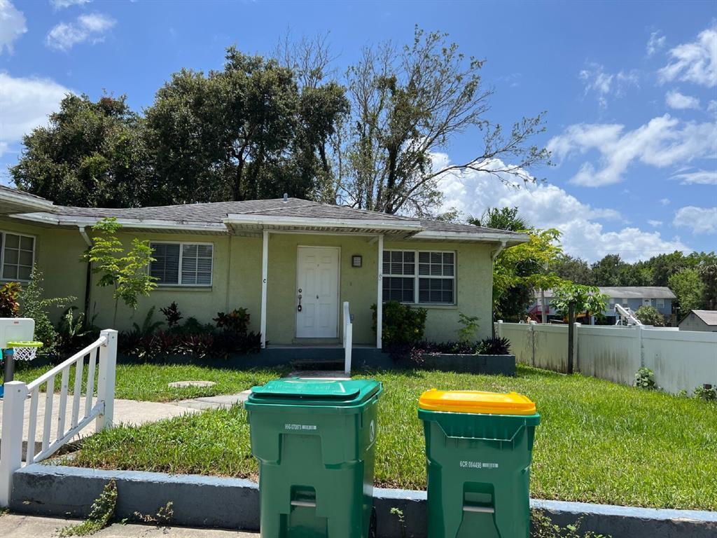 Foto principal - 23035 Harper Ave
