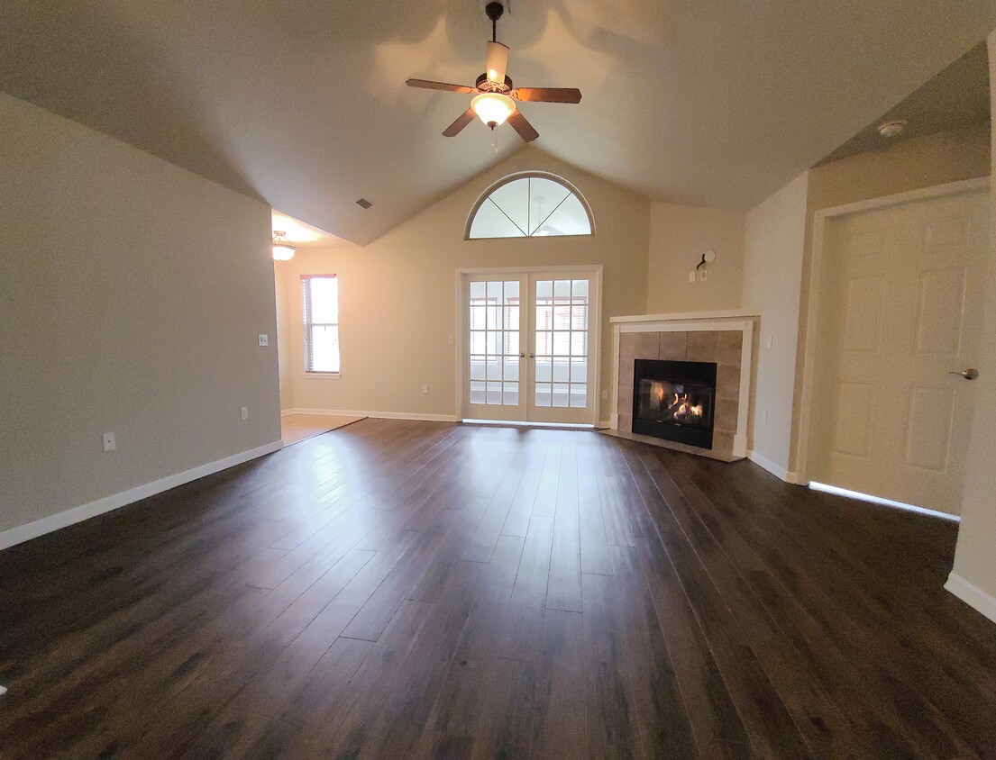 Primary Photo - 15457 Amberleigh Cir