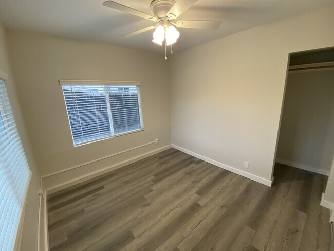 Building Photo - 2126 N 25th Place