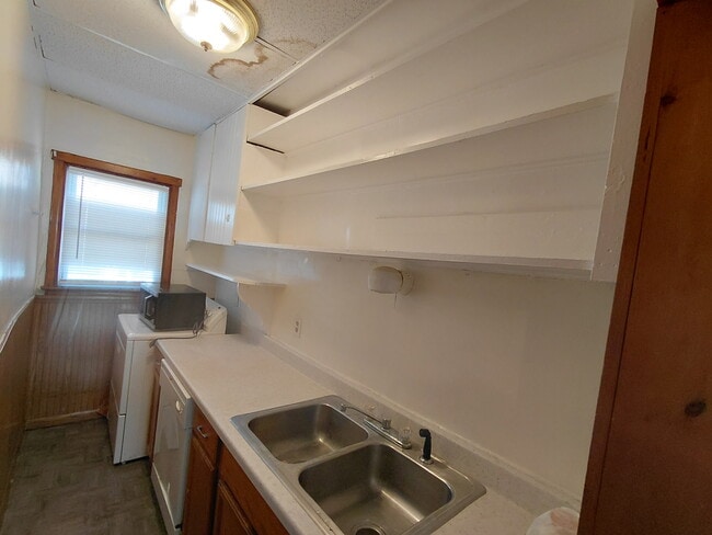 Building Photo - 19 Chilmark St