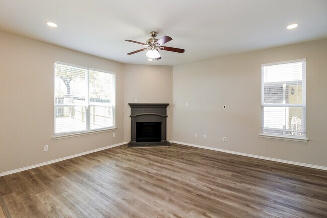 Building Photo - 10441 Rising Knoll Ln