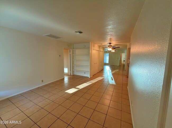 Building Photo - 9033 W Elm St