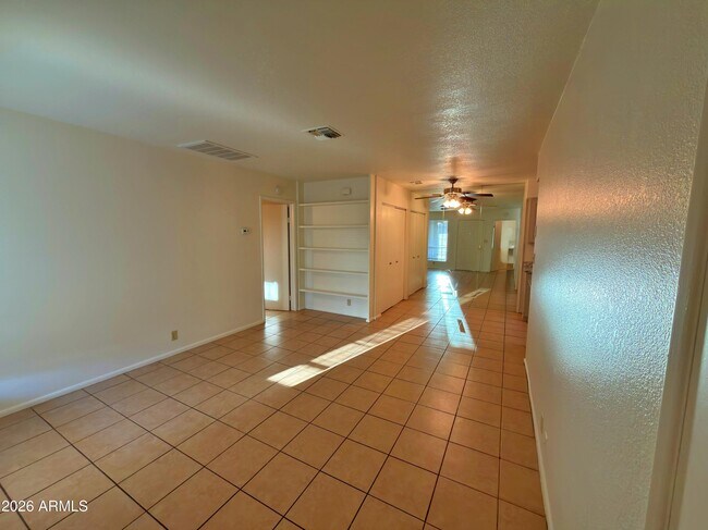 Foto del edificio - 9033 W Elm St