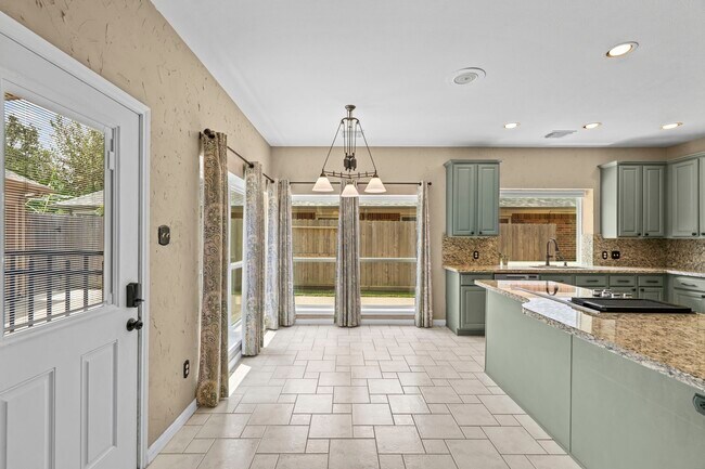 Building Photo - 2210 Bay Haven Way