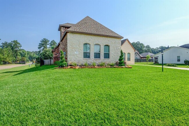 Building Photo - 111 Camden Hills Dr
