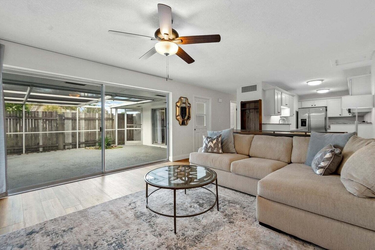 Foto principal - 93 East Ct