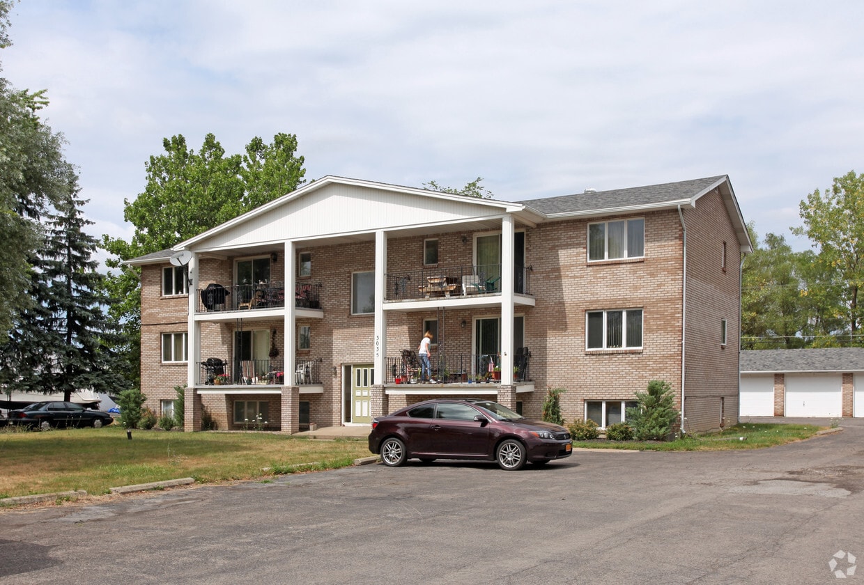 30273035 Grand Island Blvd, Grand Island, NY 14072 Apartments in
