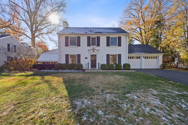 Building Photo - Mariemont- Gorgeous 3 bed 3 bath