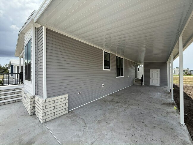 Building Photo - 3528 Vine Trl