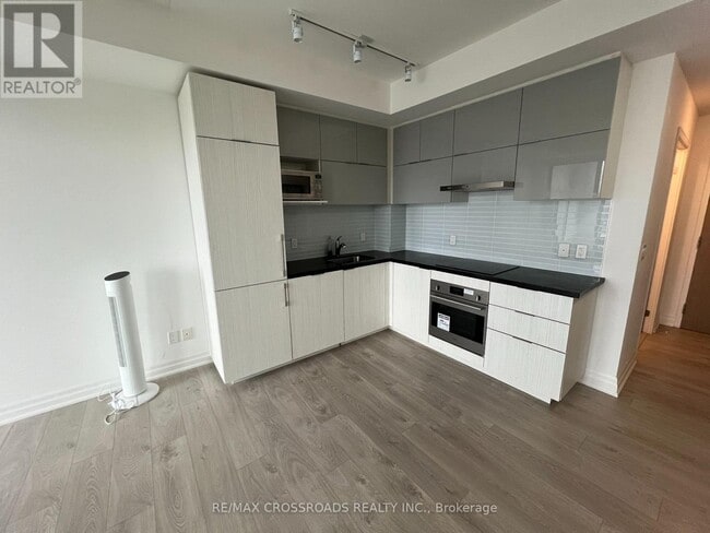 Building Photo - 8 Rouge Valley Dr W