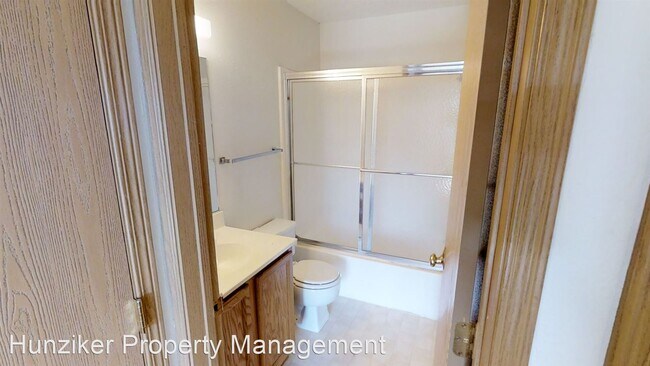 Building Photo - 2 br, 1 bath Apartment - 4915 Todd 4915 To...