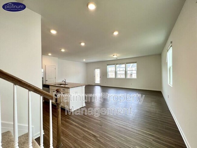 Foto del edificio - 5770 Thornton Dr