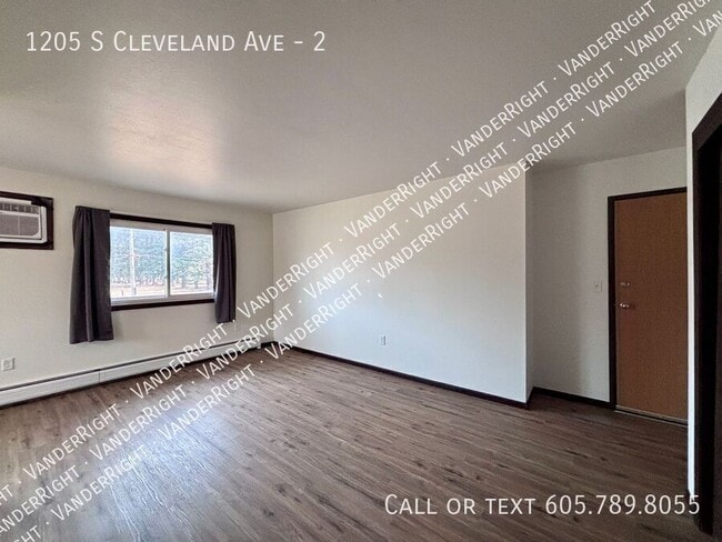 Building Photo - 1205 S Cleveland Ave