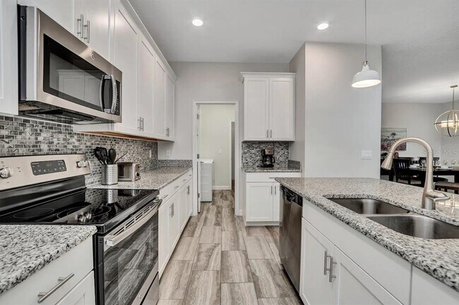 Building Photo - 4769 Kings Castle Cir