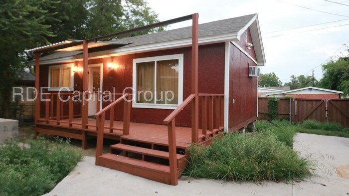 Primary Photo - 1209 E Centerville Rd