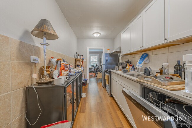 Foto del edificio - 6510 N Hamilton Ave