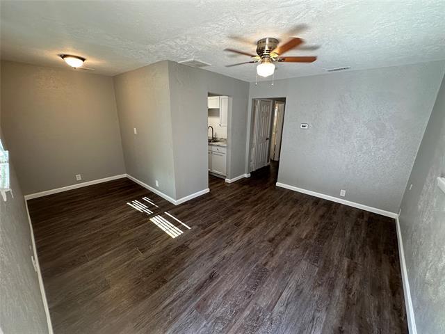Building Photo - 907 S Mesquite St