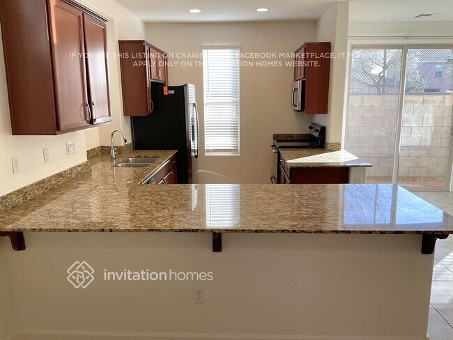 Building Photo - 1447 S Ponderosa Dr