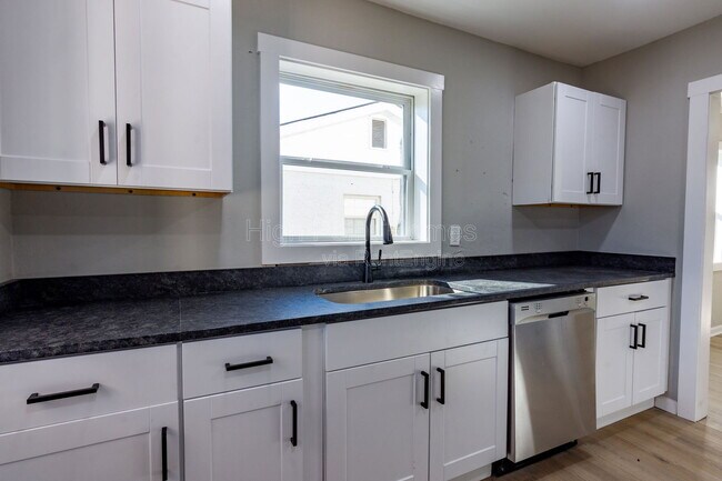 Foto del edificio - 3312 Tarlton Ave